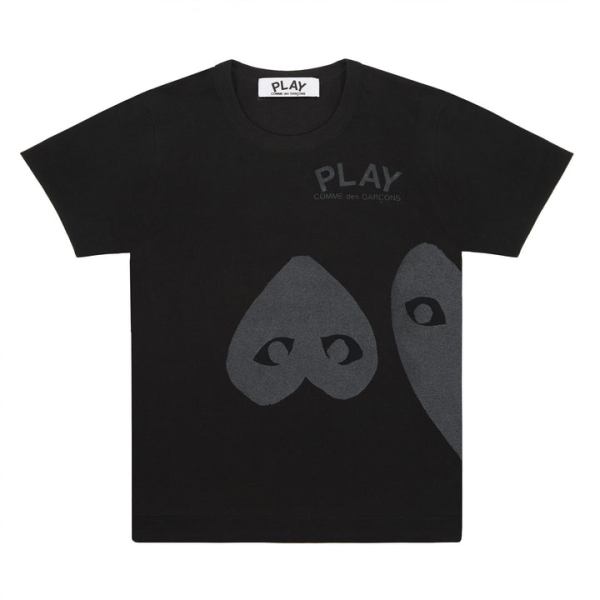 t-shirt nera gioca serigrafia con tre cuori neri