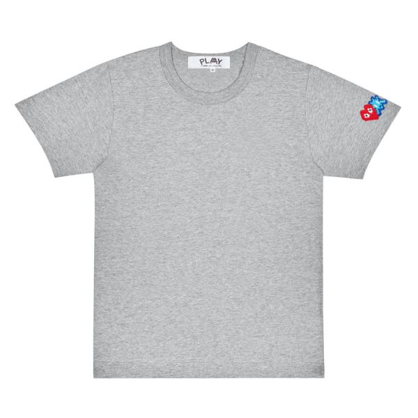 t-shirt play invader con emblema sulla manica rossa e blu grigio
